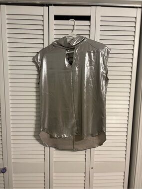 New York & Company Silver Metallic Cap-Sleeve Mock Neck Blouse